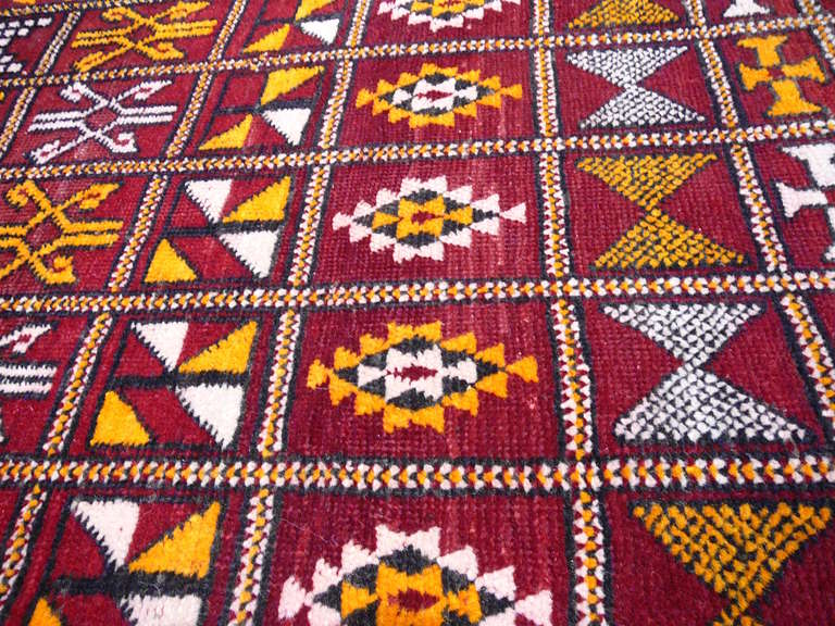 Tribal Vintage moroccan Berber rug For Sale