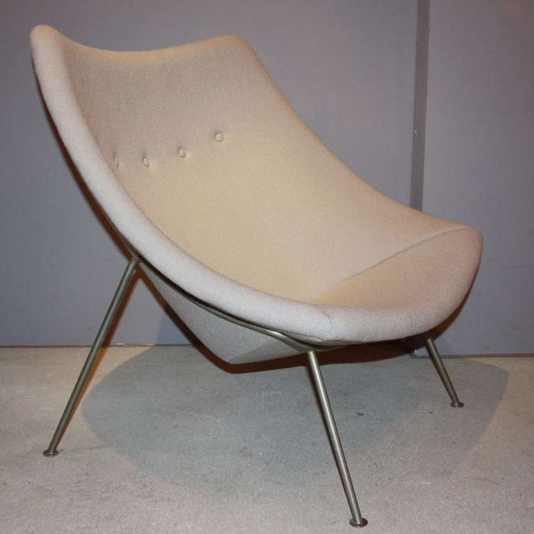 Modern Oyster Chair by Pierre Paulin