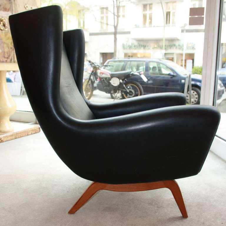 Danish Lounge Chair by Illum Wikkelso
