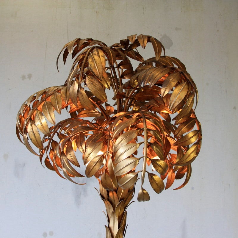 Large double palm tree floor lamp, 1960s. Metal structure, gilt painted.