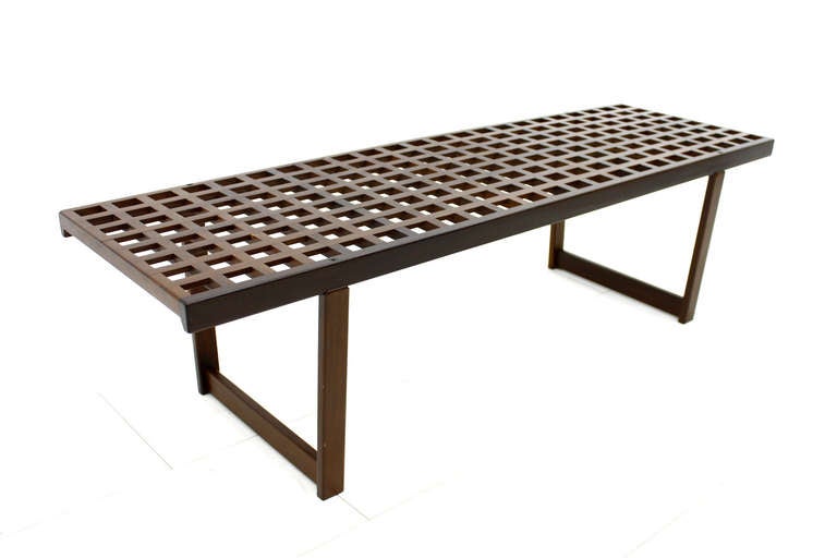 Beautiful teak wood bench from Denmark.  Probably from Løvig, circa 1960's.  Very good condition!

W 149.5 cm, D 45 cm, H 42 cm.
