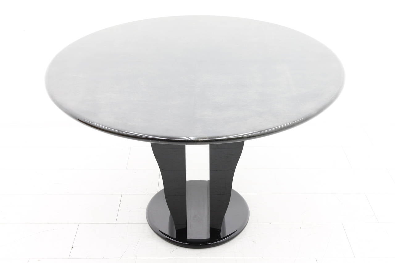 Oval Goatskin and Black Lacquer Dining Table by Aldo Tura, Italy 1972 In Good Condition In Frankfurt / Dreieich, DE