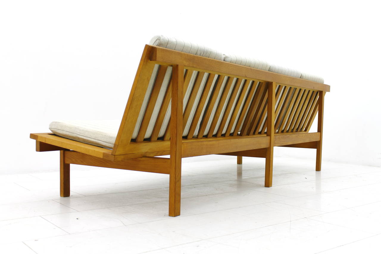 Danish sofa or bench by Børge Mogensen, BM 2219, Fredericia, 1956.
Solid oak, fabric.

Very good condition.

Worldwide shipping.