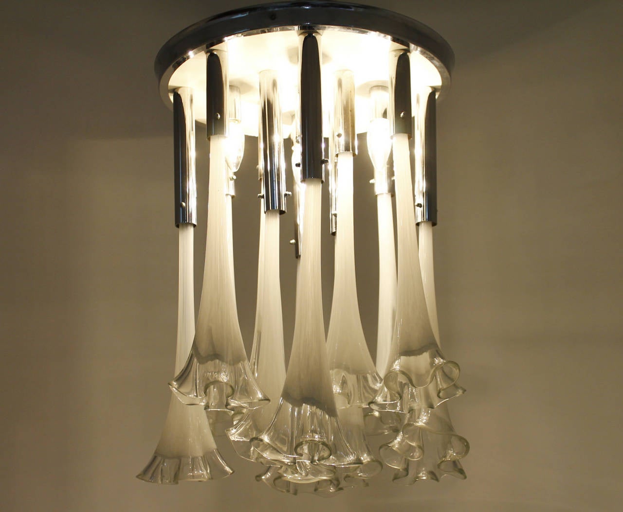 Nice flower chandelier by Venini Murano, Italy circa 1970s.
Good original condition. With patina.

 