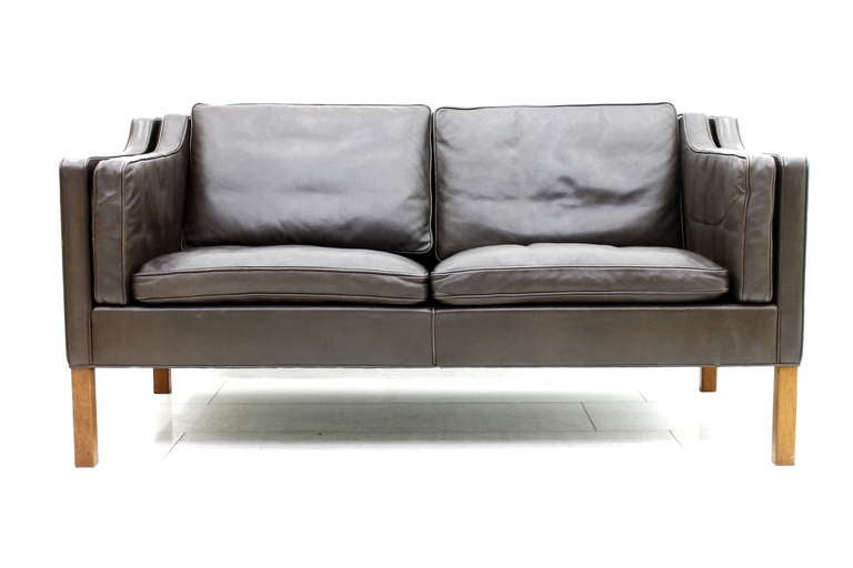 Beautiful Danish Leather Sofa by Børge Mogensen in Chocolate Brown. Made by Fredericia, Denmark.
Excellent original Condition.