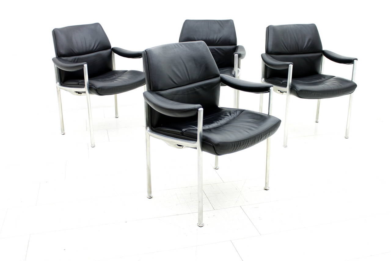 Set of four large and heavy Conference Chairs in black Leather and solid Aluminum Frame. Very Comfortable.

Very good Condition !

World wide shipping