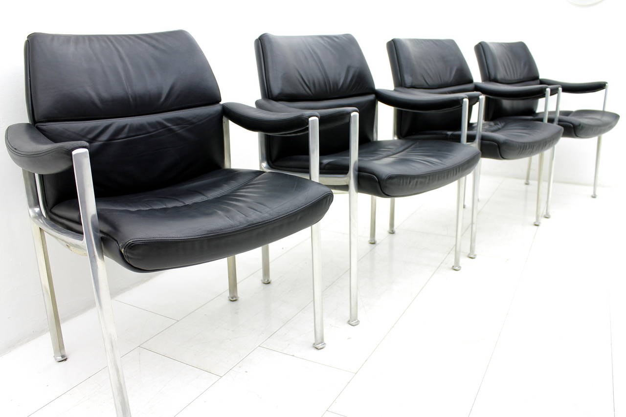 Set of Four Very Comfortable Conference Chairs, 1970s In Good Condition In Frankfurt / Dreieich, DE