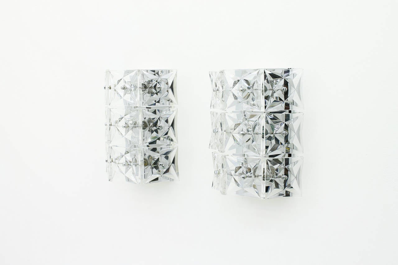 Mid-20th Century Pair of Large Crystal Glass Wall Sconces by Kinkeldey, circa 1960s For Sale