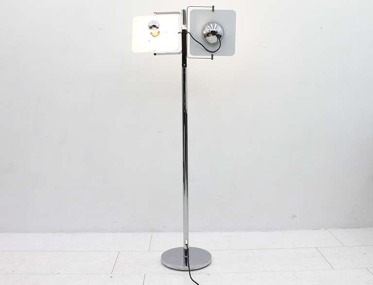 A rare adjustable Floor Lamp by Stilnovo Italy. Rotaring heads.  Lacquered Metal and Chrome.  Good original Condition!

Height 137 cm, Maximum Height 202, DM 54 cm

We offer worldwide shipping. Please contact us for a transport offer for a