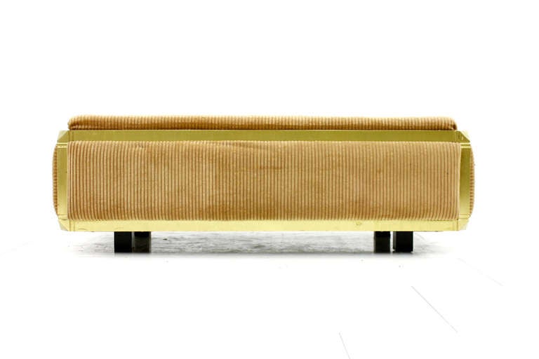 Bench or Footstool from a Consulate. France ca. 1980`s. Brass and Fabric.
Good Condition!

Express shipping is worldwide possible. Please ask us.