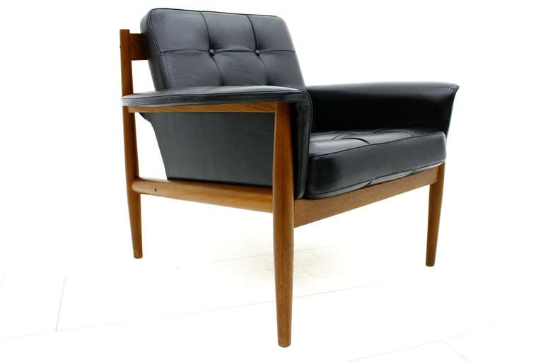 Scandinavian Modern Grete Jalk Lounge Chair Teak and Black Leather, Denmark 1960`s
