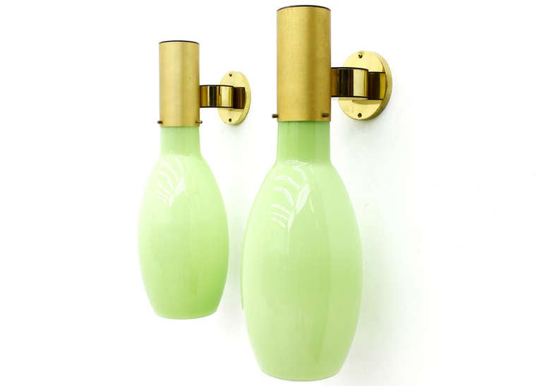Beautiful pair of large Italian brass Wall Sconces with light green murano Glass.  
Very good condition.

Worldwide shipping.