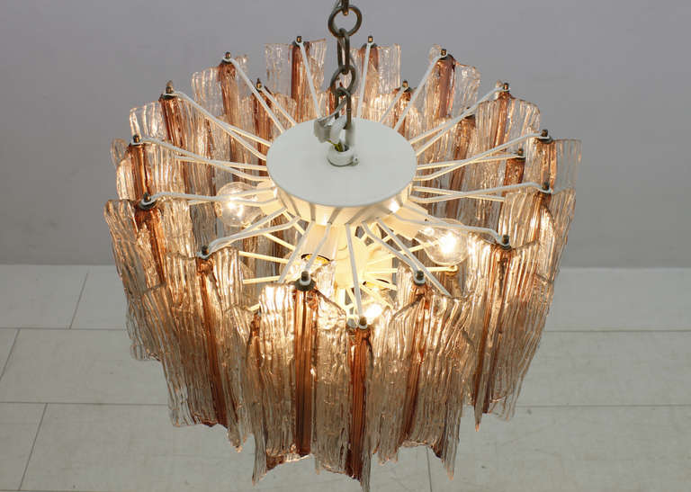 Italian Large Pink and White Venini Murano Chandelier by Toni Zuccheri, Italy 1960s For Sale