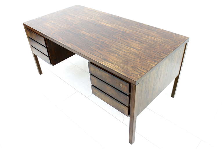 Danish Rosewood Desk by Gunni Oman In Excellent Condition In Frankfurt / Dreieich, DE