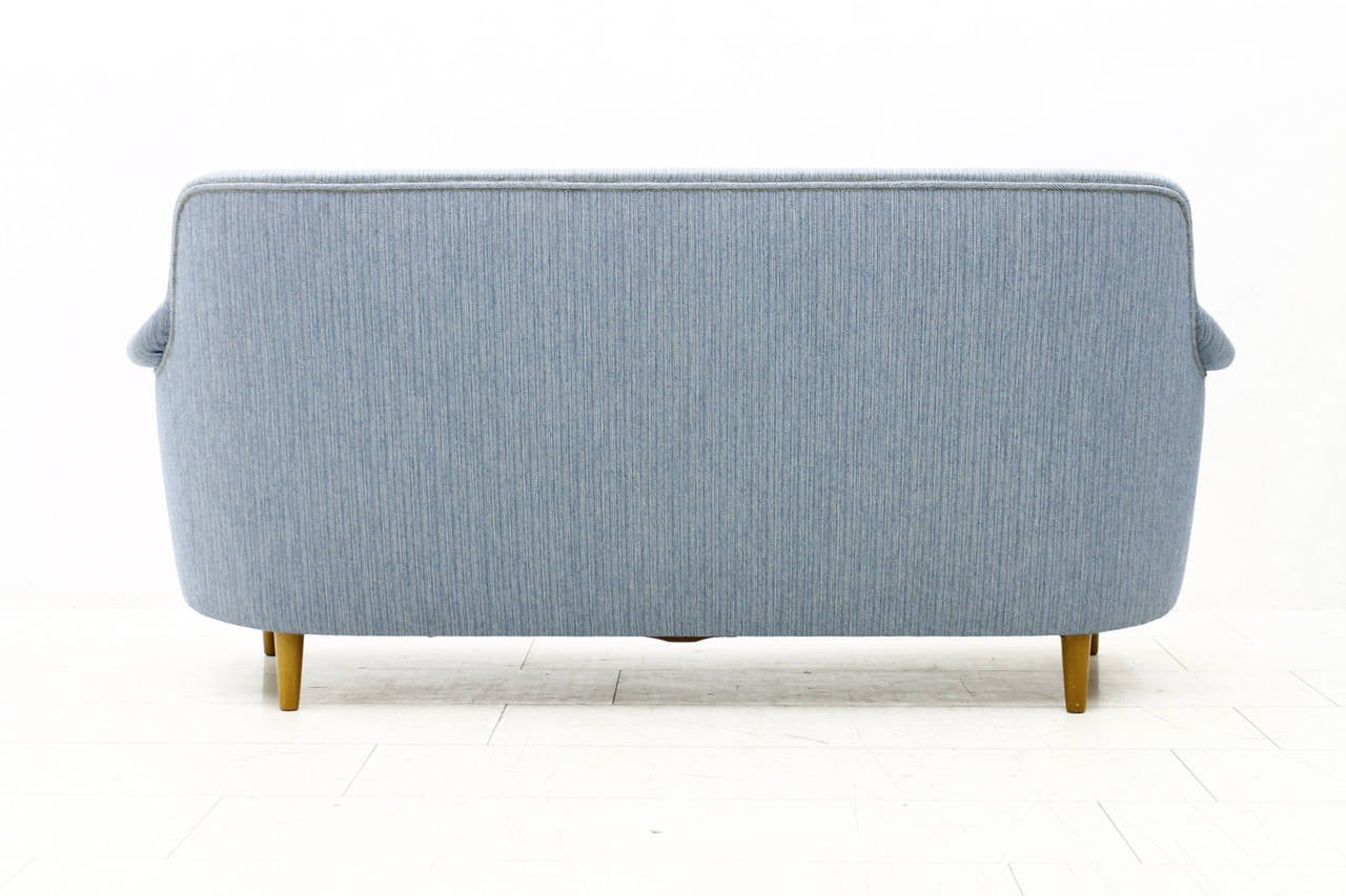 Beautiful sofa by Carl Malmsten, Sweden, 1940s.
Light blue fabric.
Very good original condition.

Worldwide shipping.

   