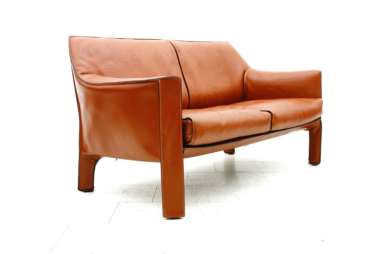 CAB Sofa by Mario Bellini for Cassina, 1987. Heavy Leather, fantastic quality.
Very good Condition.

Worldwide shipping.