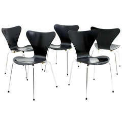 Five Arne Jacobsen Stacking Chairs 3107 Fritz Hansen Five Arne Jacobsen Stacking Chairs 3107 Fritz Hansen