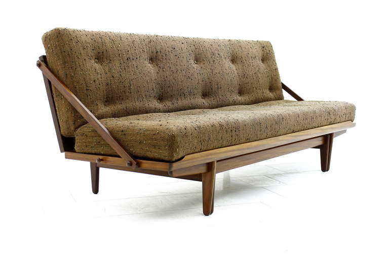 Daybed / Sofa by Poul Volther 1957 and made by Frem Møbelfabrik, Denmark.
Teak Wood and original Fabric.
Very good Condition.