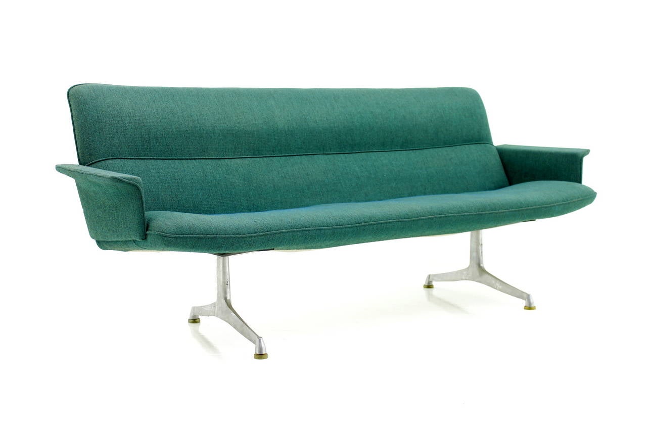 Seating Group, with Sofa and three Lounge Chairs, France ca. 1960`s.
Aluminum Swivel Base (Chairs) and green Fabric.

Excellent Condition !

Sofa: wide 186 cm, H 77 cm, SH 40 cm, depth 71 cm
(inches w 77,5, h 30, sh 15,6, d 27,7)
Chairs: wide