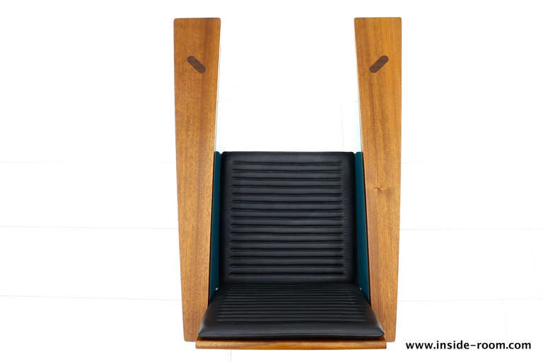Very rare lounge chair by Stefan Zwicky, Switzerland. Designed in 1987, produced only until 1992 in small quantity by Fa. Röthlisberger. 
Wood, lacquered wood, leather.

Excellent condition.

Worldwide shipping.