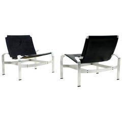 Pair of Lounge Chairs in Aluminum and Leather, Attributed to David De Majo