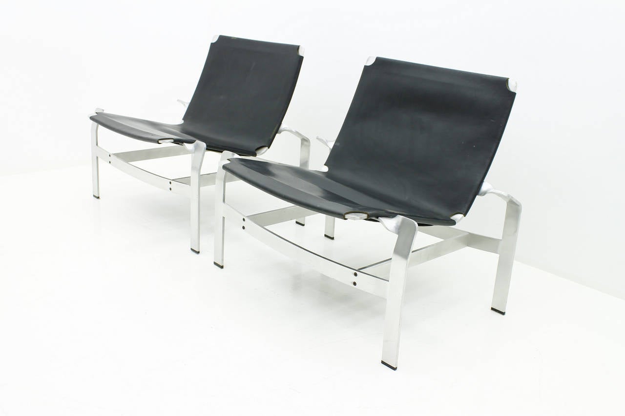Pair of Lounge Chairs in Aluminum and Leather, Attributed to David De Majo In Good Condition In Frankfurt / Dreieich, DE