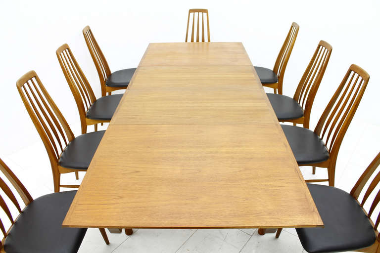 Teak Wood Extension Dining Table by France & Son, Denmark, circa 1960s In Excellent Condition For Sale In Frankfurt / Dreieich, DE