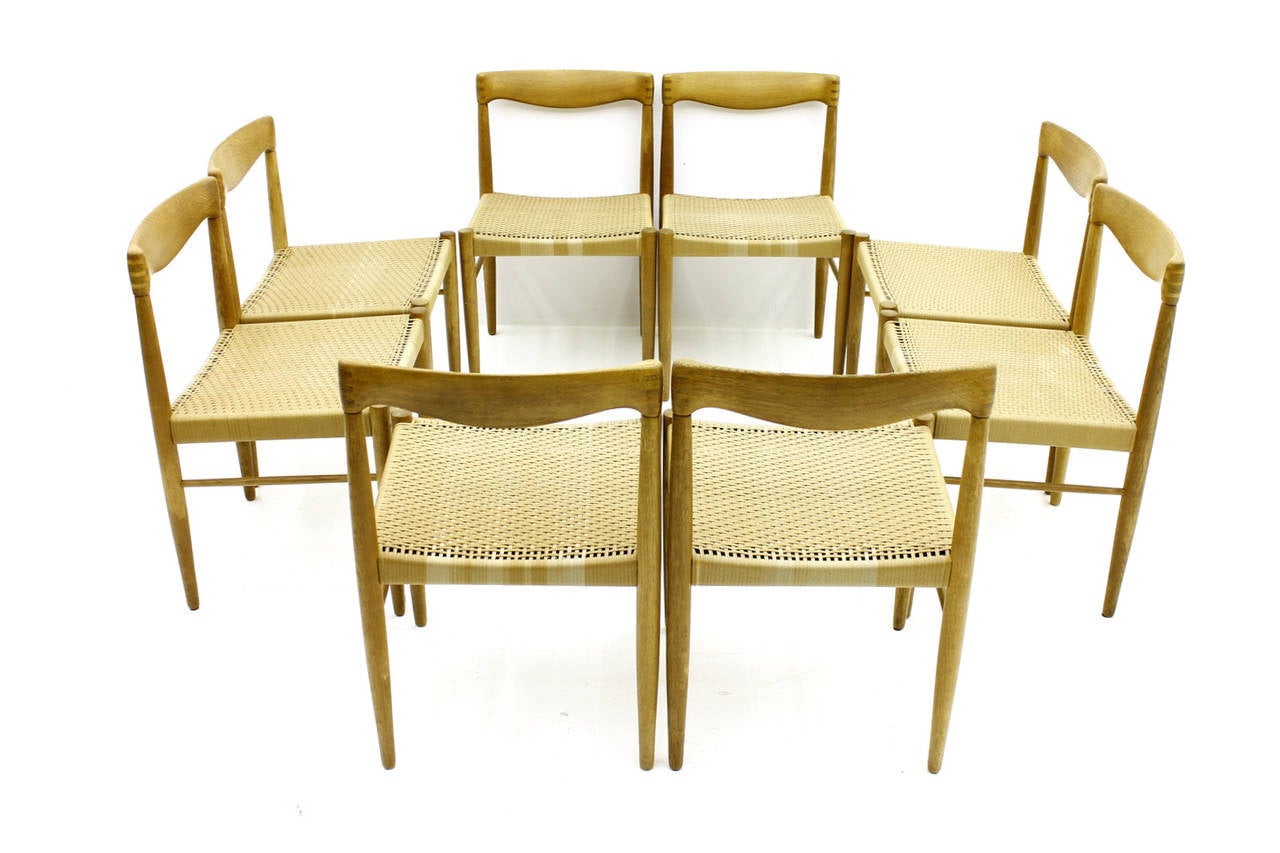 Beautiful set of eight H.W. Klein dining room chairs in a rare oak version, Bramin, Denmark, 1960.

Very good condition.
