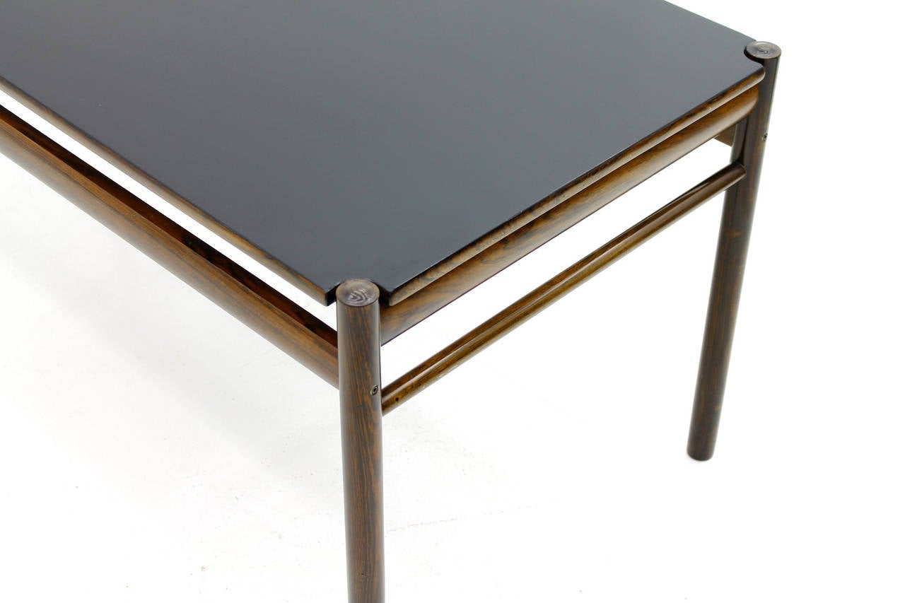 Beautiful flip-top sofa table by Ole Wanscher for Jeppesen, 1960.
Excellent condition!


Worldwide shipping
