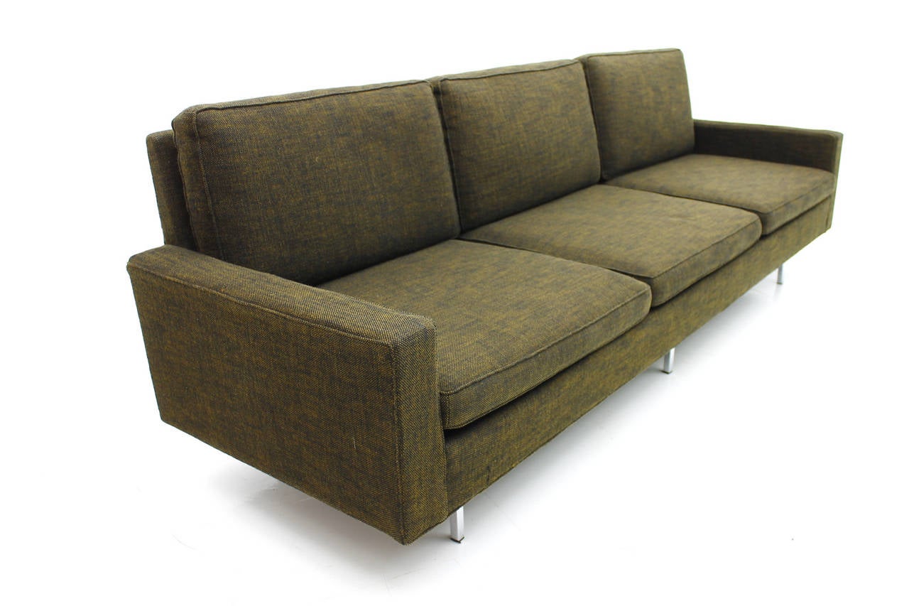 Beautiful Florence Knoll sofa, 25 BC by Knoll International designed in 1949. Good original condition.

We offer a safe and fast worldwide shipping to your front door. We only ship with Carrier and Airfreight and with full insurance.

Please