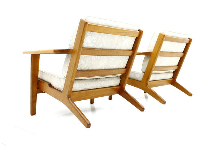 Danish Pair of Teak Lounge Chairs by Hans J. Wegner, GE 290, Getama