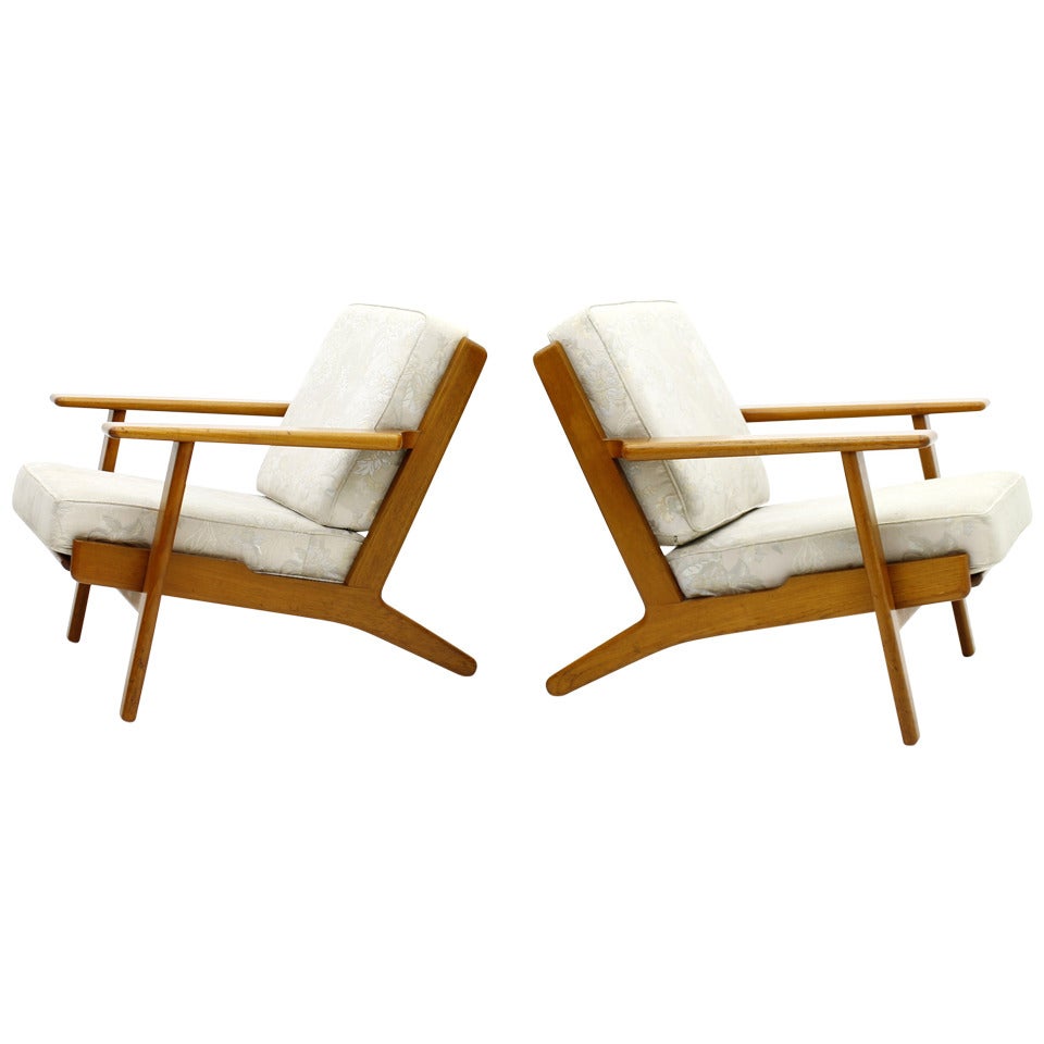 Pair of Teak Lounge Chairs by Hans J. Wegner, GE 290, Getama