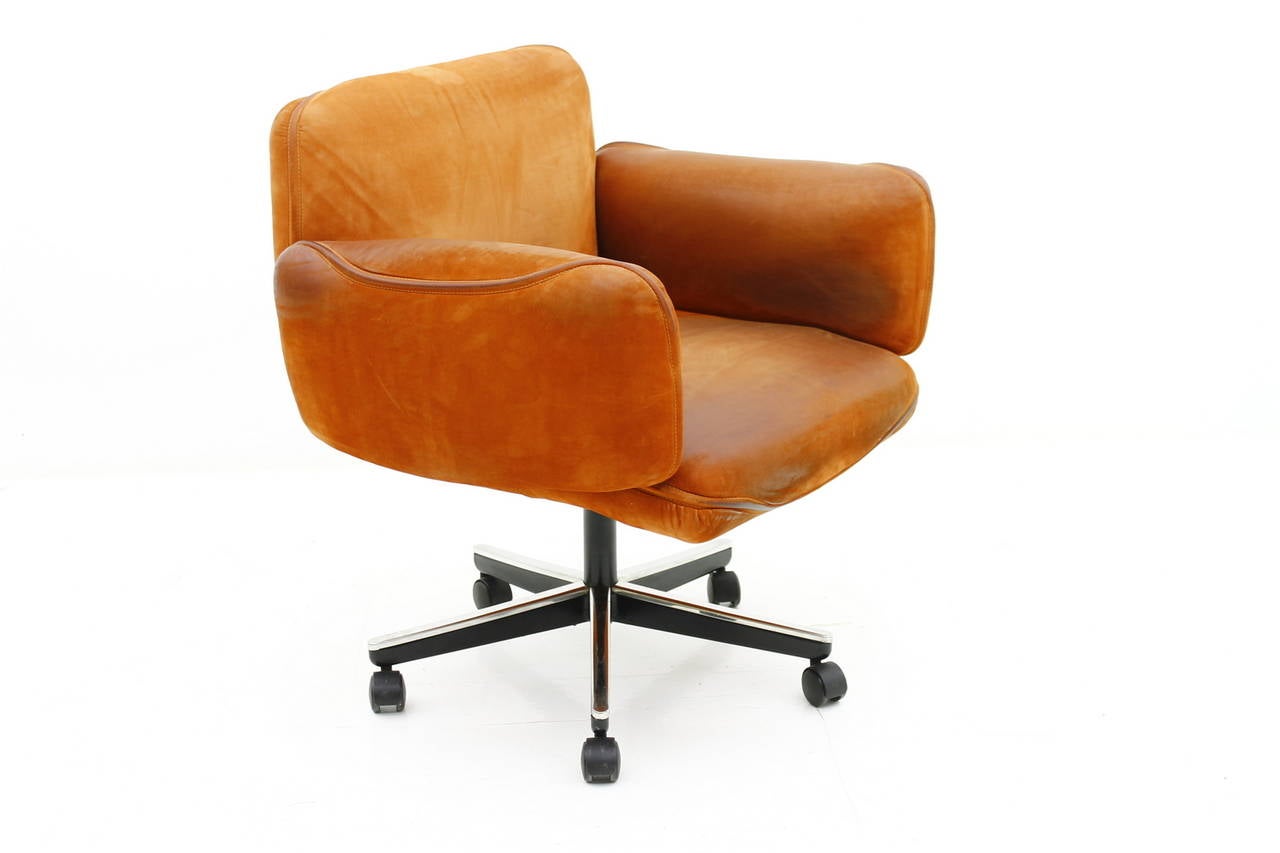 Otto Zapf office chair by Knoll International, 1976.
Wood, metal and leather. 
Very good original condition with nice patina.

We offer a free shipping to your front door into Europe.
The delivery time takes only a few days. A very safe packing