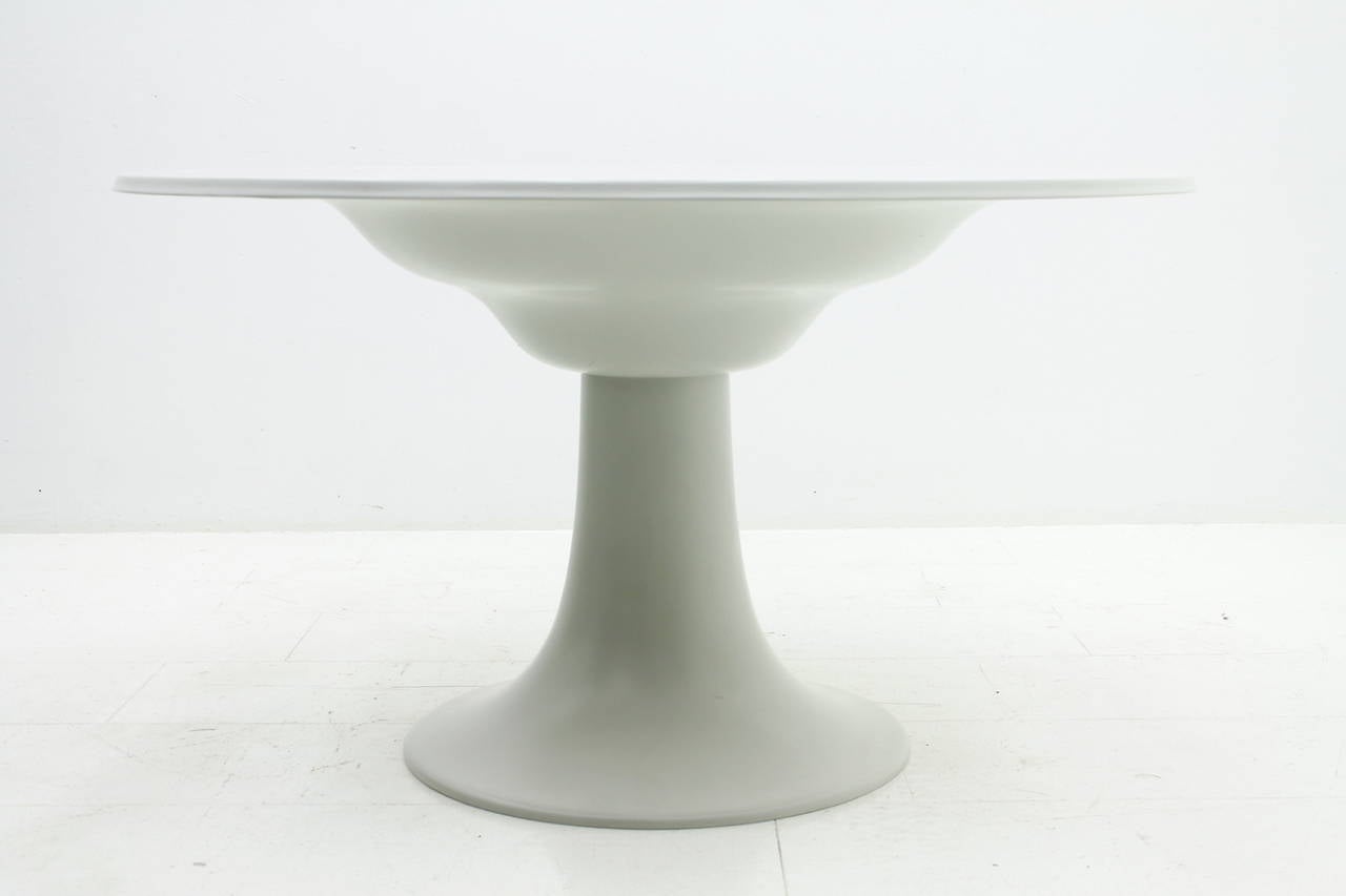 otto dining table