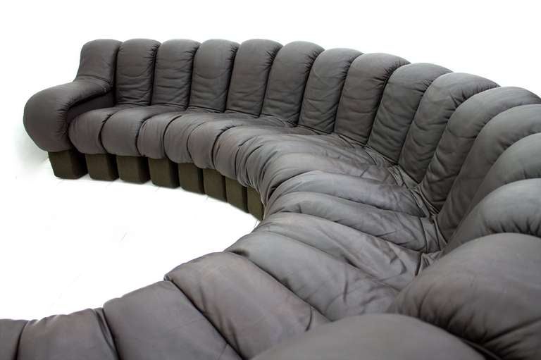 De Sede DS 600 Endless Sofa, 22 sections, Brown Leather, Uli Berger Switzerland In Good Condition In Frankfurt / Dreieich, DE