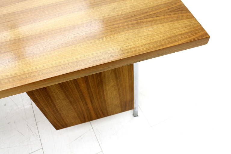 Florence Knoll Doppelsockel-Schreibtisch im Zustand „Gut“ in Frankfurt / Dreieich, DE