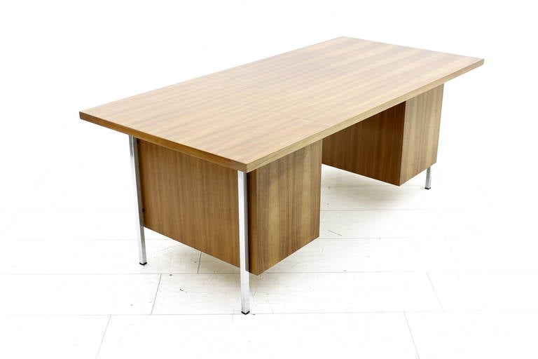 Florence Knoll Doppelsockel-Schreibtisch (Mitte des 20. Jahrhunderts)