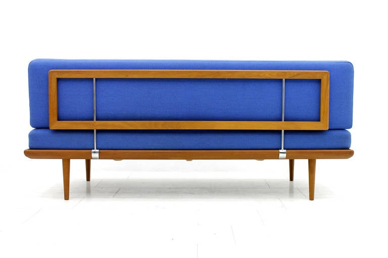 Teak Wood three seater sofa by Peter Hvidt & Orla Molgaard Nielsen for France & Son, Denmark 1955.
Blue original Fabric.
Very good original Condition.

Please see also the matching two seater sofa / daybed here: LU98081323214