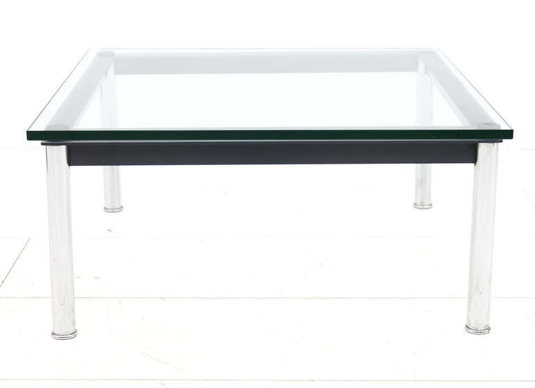 Table, Glass and Metall, Le Corbusier, with Cassina signature.
70 cm x 70 cm x 33 cm
Very good Condition.

We offer worldwide shipping. Please contact us for a transport offer for a delivery to your door.