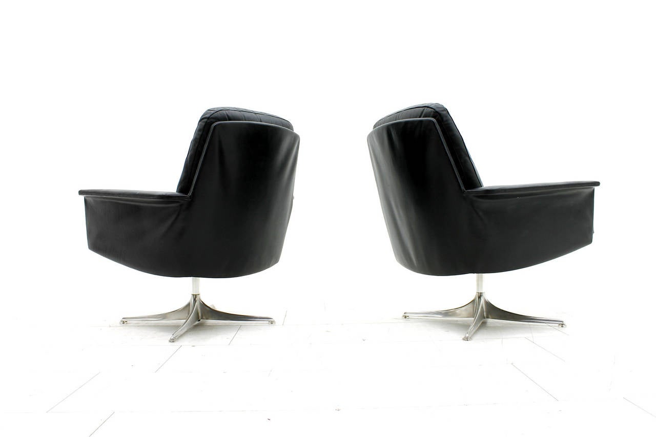 Modern Pair of Leather Lounge Chairs by Horst Bruening, 1966, COR