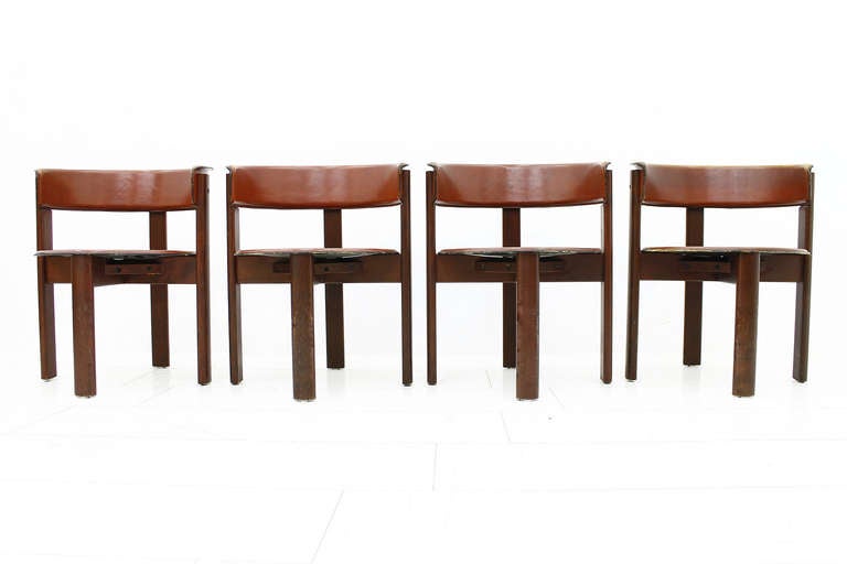 Italian Set of Four Cassina Chairs in Leather and Wood, Italy For Sale