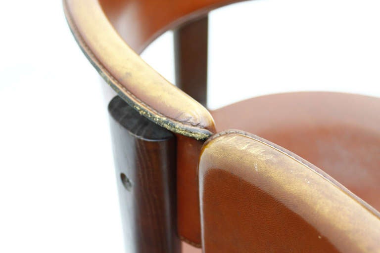 Late 20th Century Set of Four Cassina Chairs in Leather and Wood, Italy For Sale