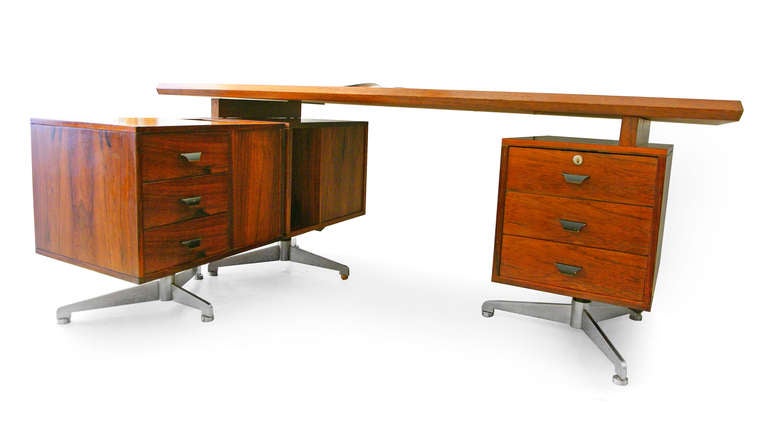 Desk Midcentury Modern Italian Design Rosewood 60s Tecno In Fair Condition In Berlin, DE