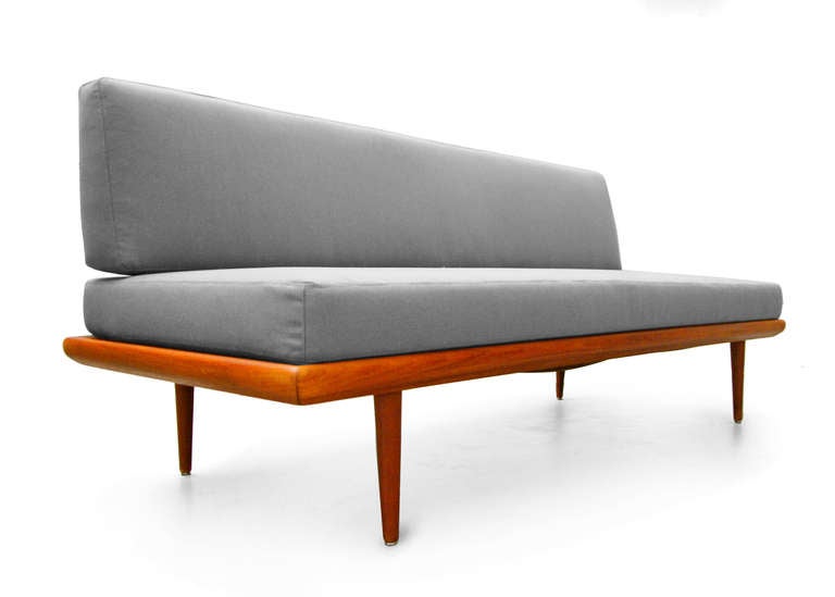 One of the most popular Daybed of the Danish modern history.
Designed by the famous duo Peter Hvidt and Orla Moolgard Nielsen.
Made of solid teakwood, the custraction os of the highest quality and what one would expect from France &