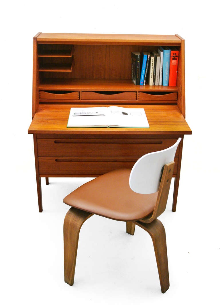 Mid-Century Modern bureau by HJN Møbler desk