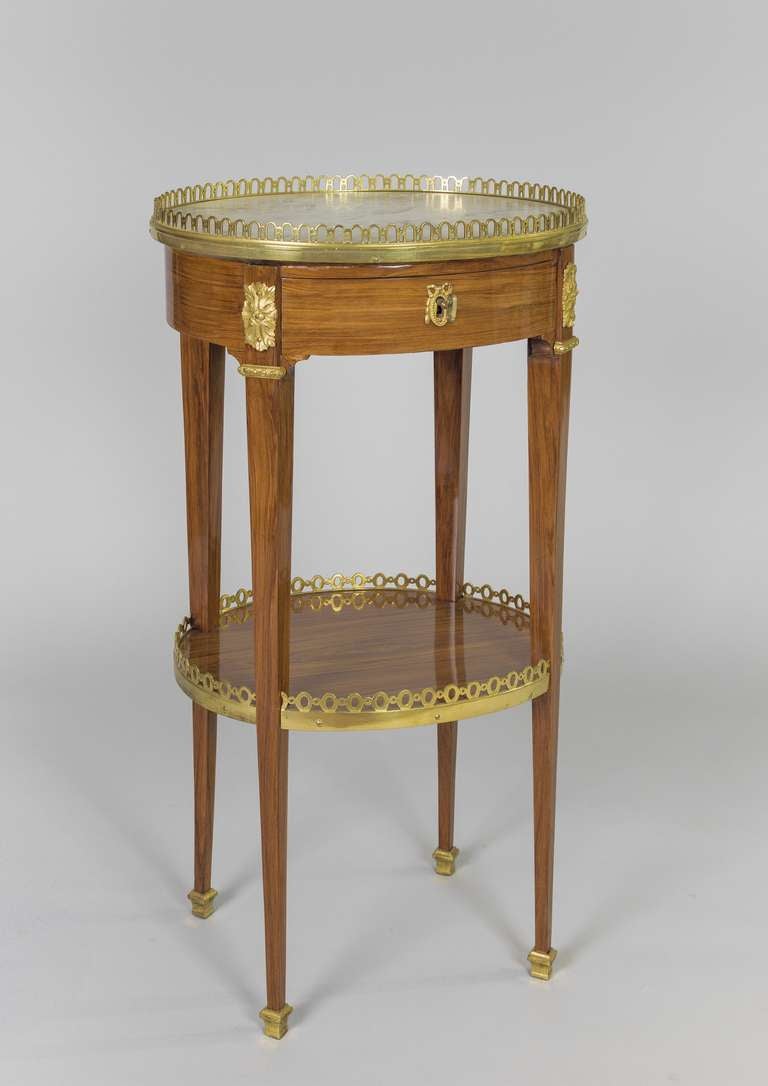 Petite Guèridon Table