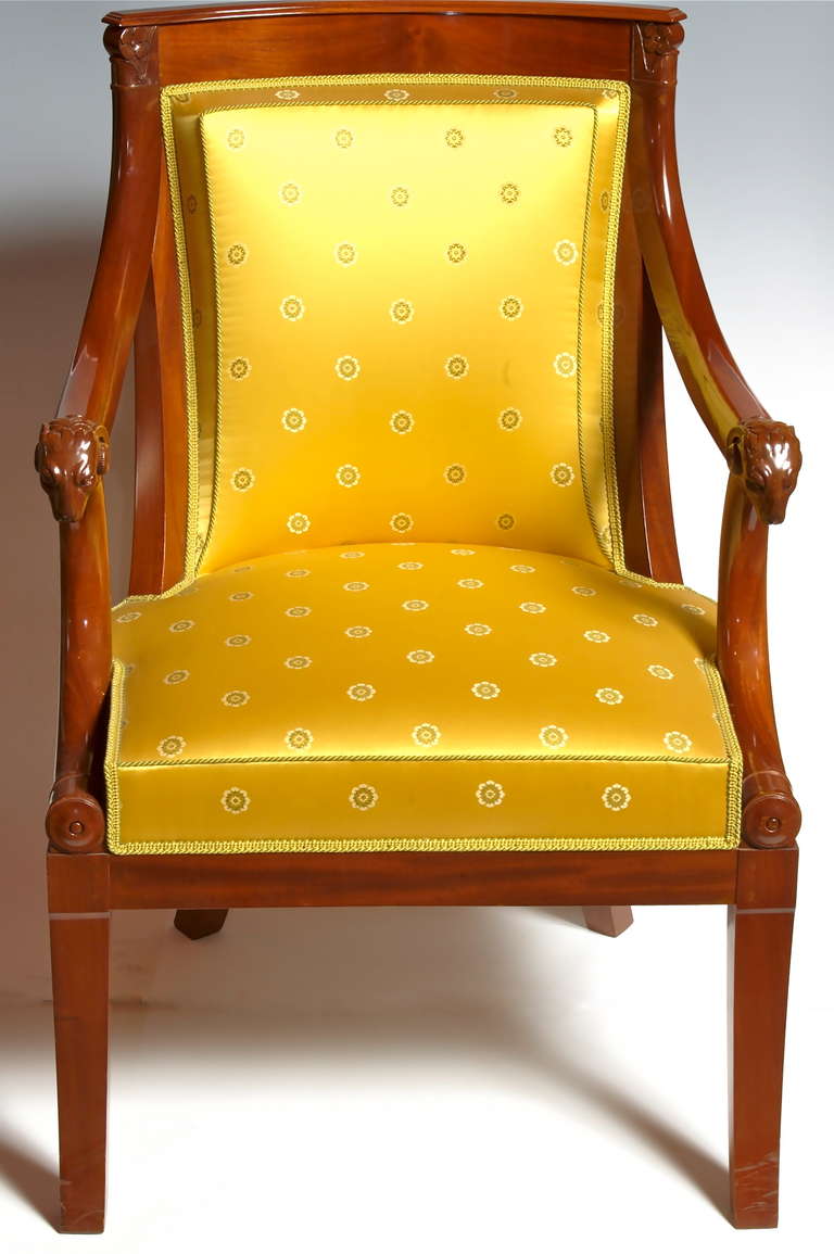 Set of Three Fauteuils and Three Chairs à La Gondole