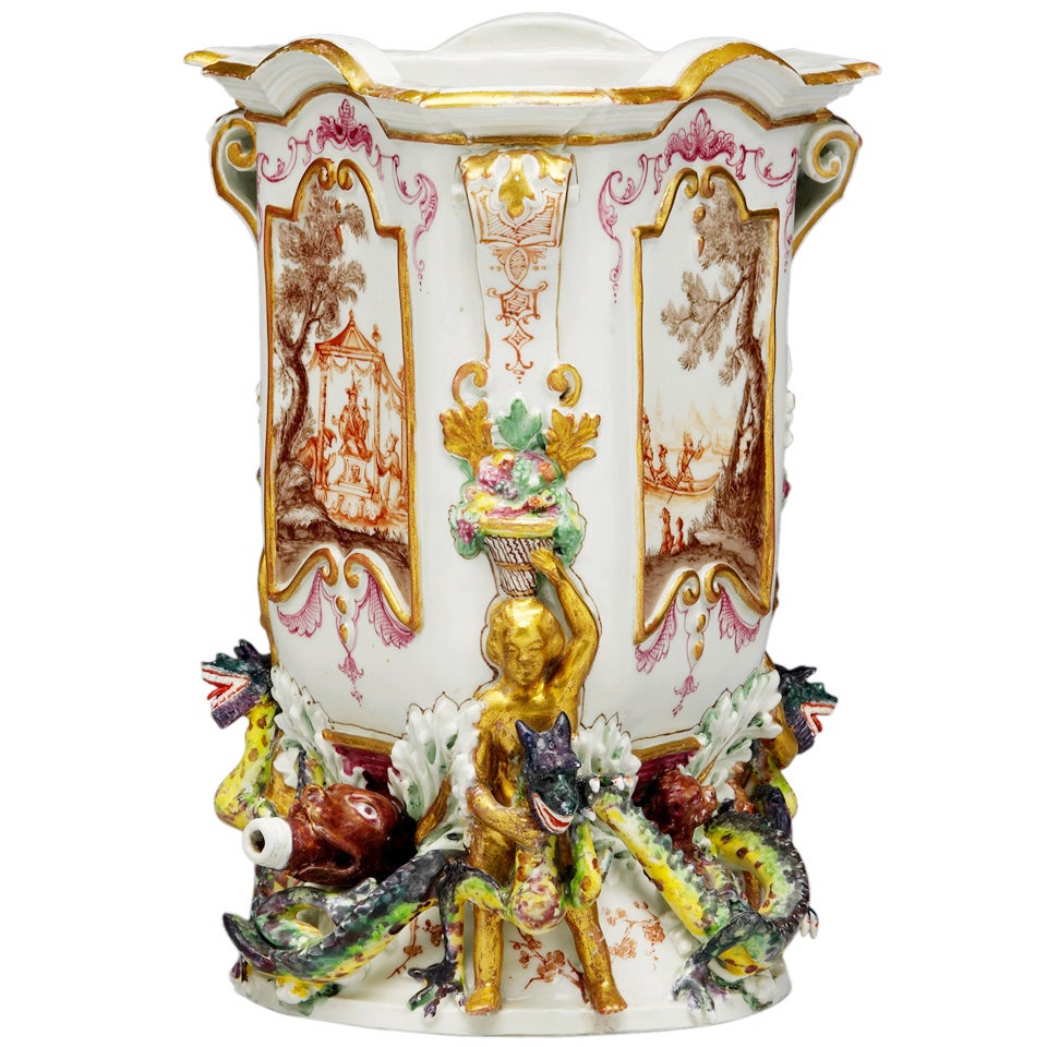 A Du Paquier Vessel with Dragon-Decoration For Sale