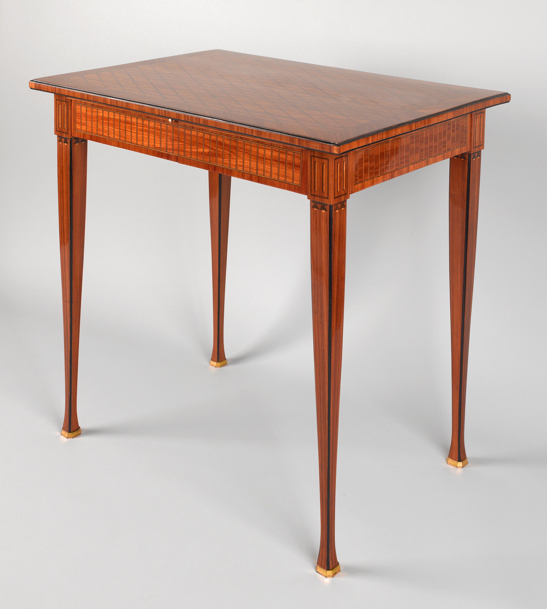 Table á Ecrire For Sale