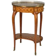 Antique Petite Table Ovale